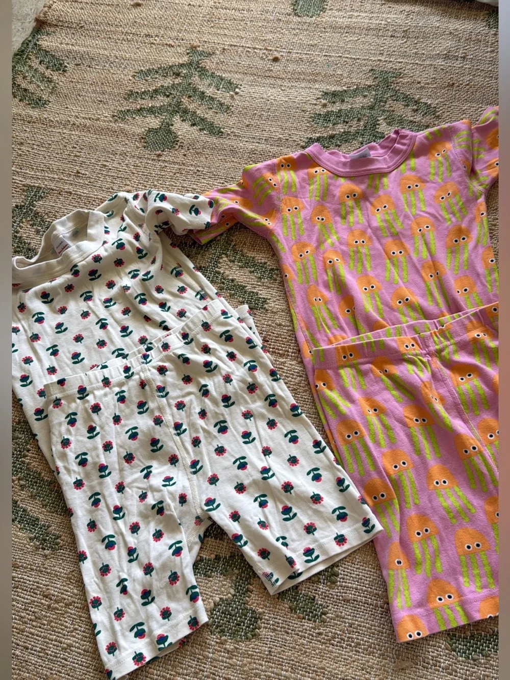 Hanna Andersson Kids Two-Piece Pajama Set - jellyfish and floral - 2 sets